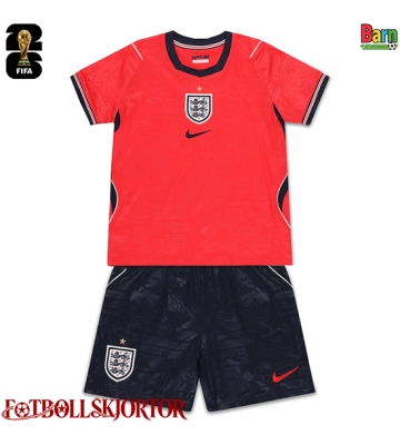 England Borta Kläder Barn VM 2026 Kortärmad (+ Korta byxor)